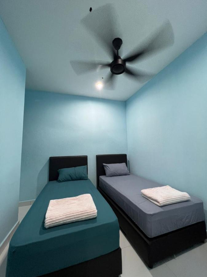Faiz Homestay Kuching Exterior photo